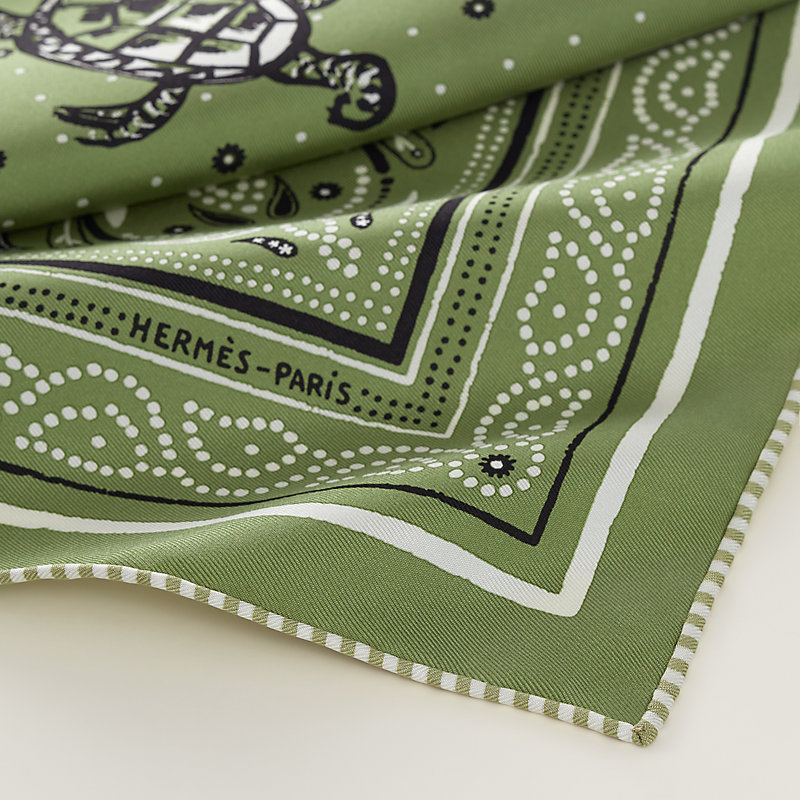 Bandana 55 Les Tortues | Hermès Brasil
